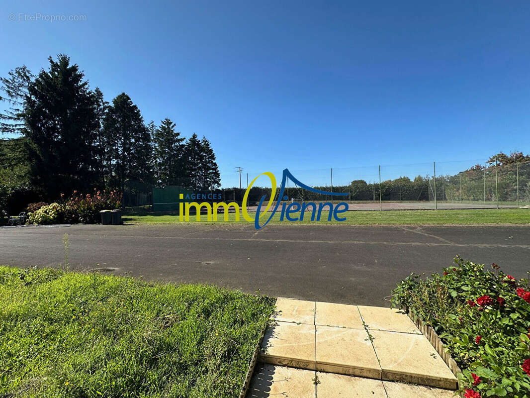 Maison à NIEUIL-L&#039;ESPOIR