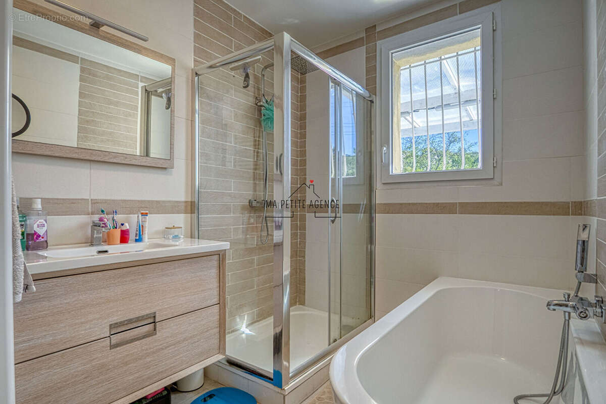 Appartement à LE ROVE