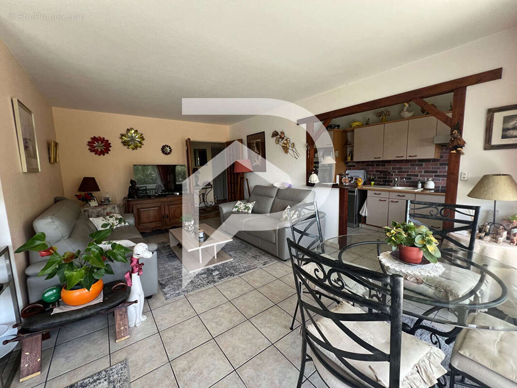 Appartement à ELANCOURT