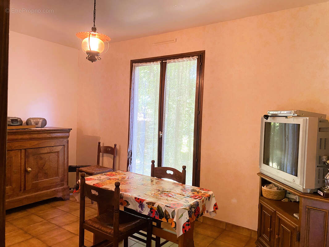 Maison à BAZOCHES-SUR-LE-BETZ