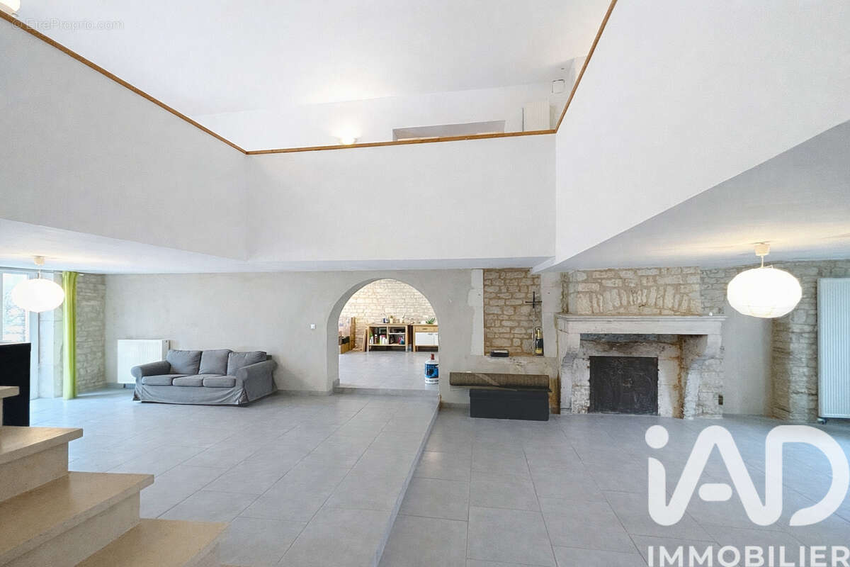 Maison 246 m² à Void-Vacon  - photo 3