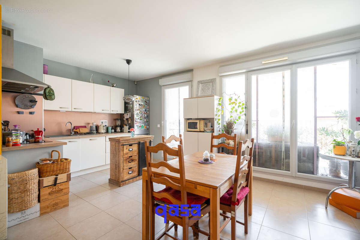 Appartement à MARSEILLE-1E
