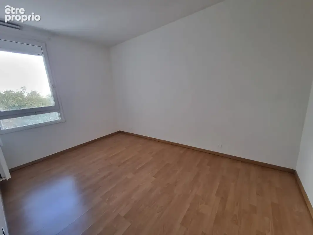 Appt 93.96m2 - 4 chambres   2 PARKINGS   2 BALCONS. - photo 7