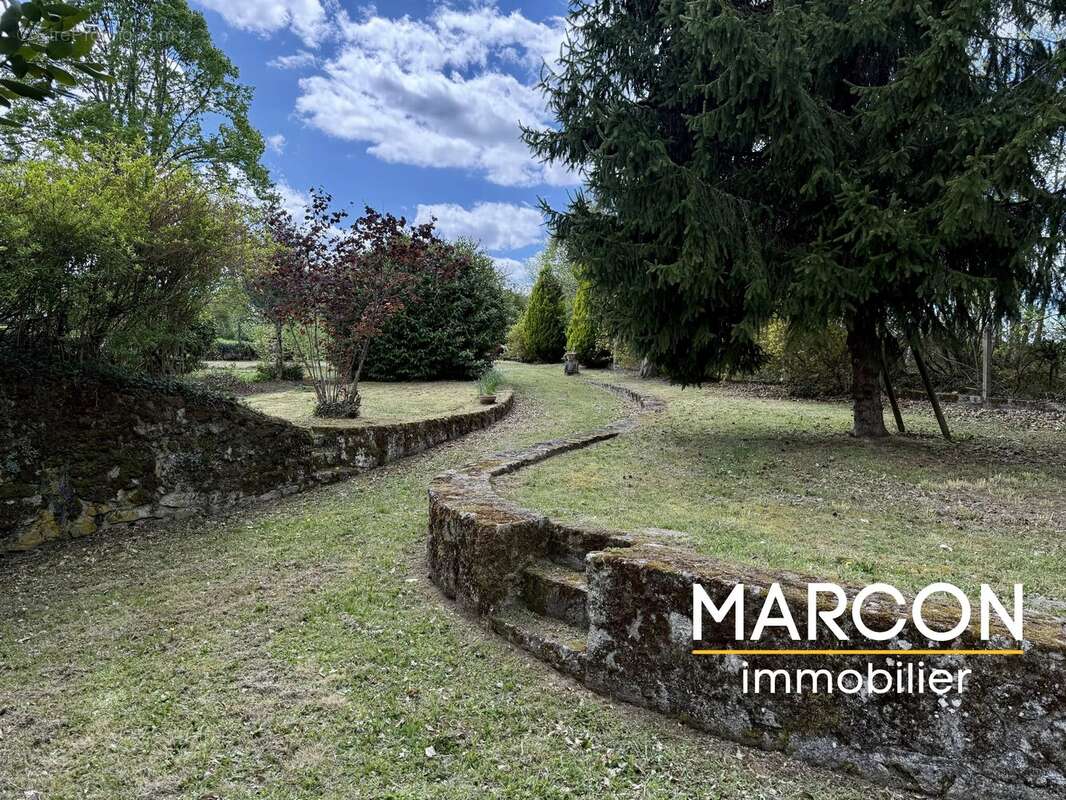 Maison à SAINTE-FEYRE