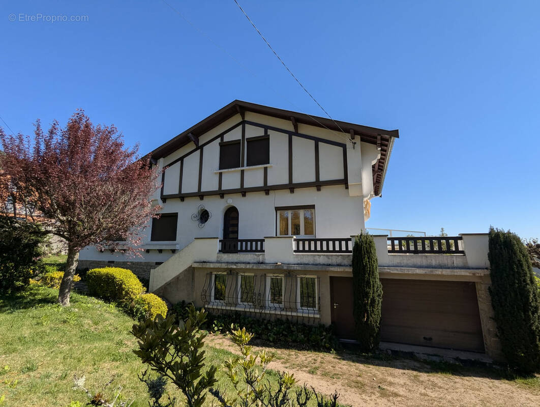 Maison à BAS-EN-BASSET