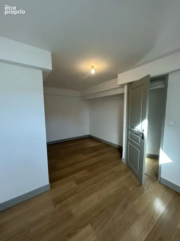 Appartement 3 pièces 53 m² à vendre à Saintes (17100) - photo 4
