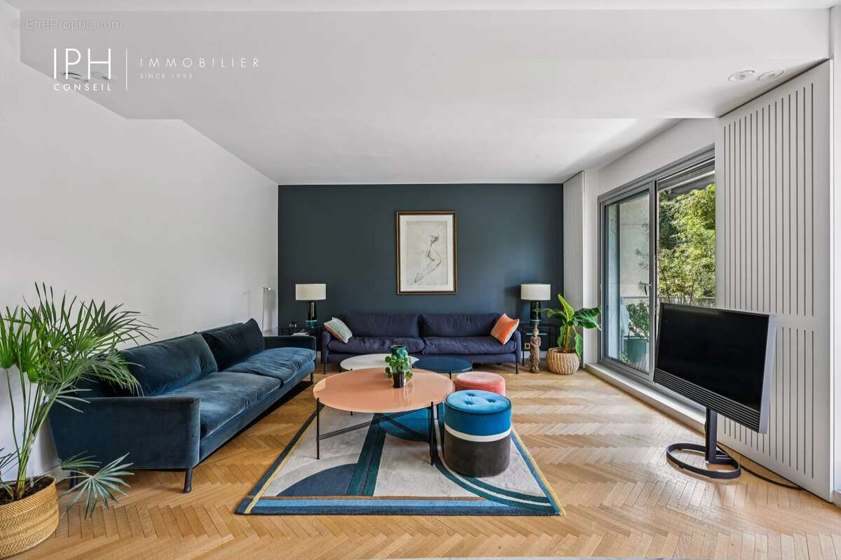 Appartement à NEUILLY-SUR-SEINE