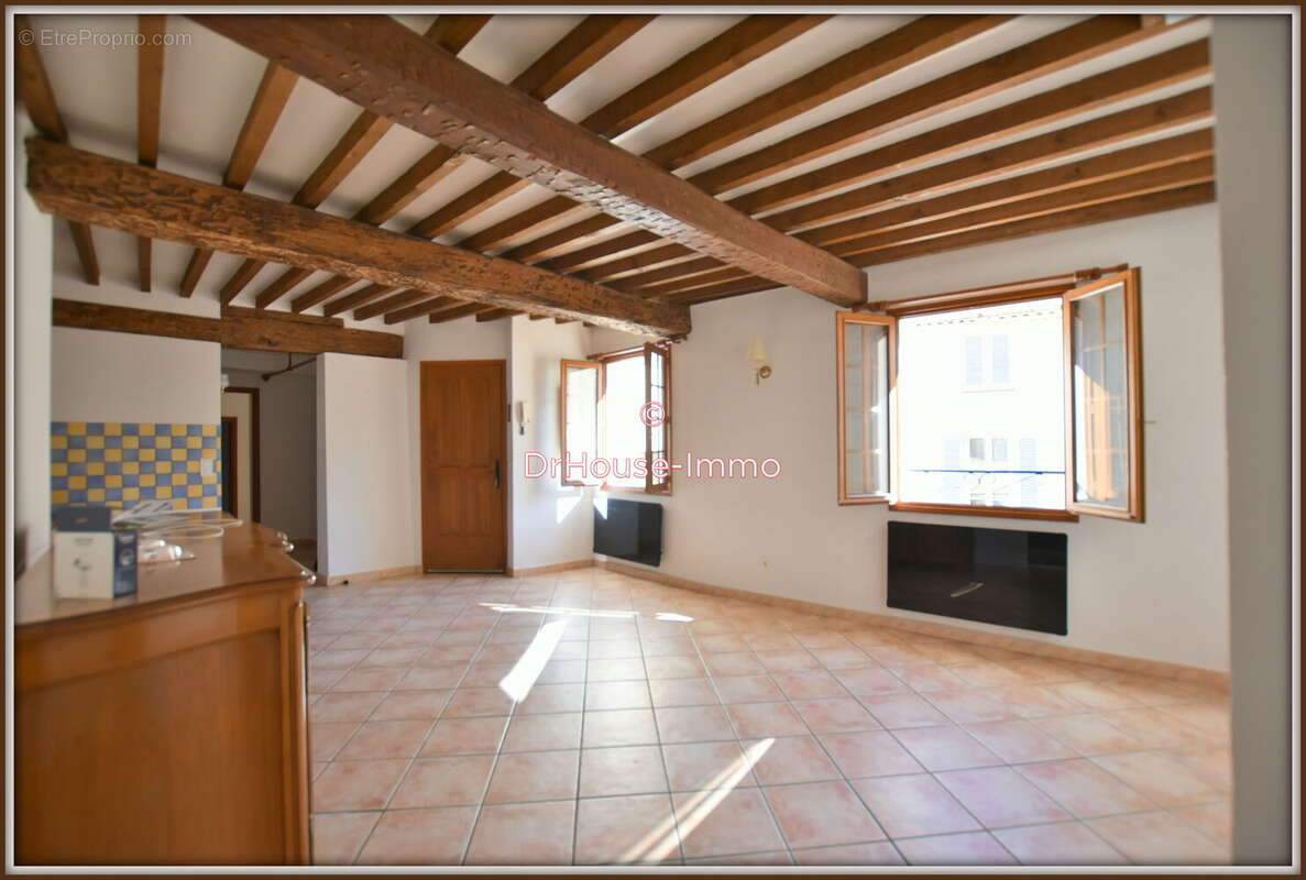 Appartement à LORGUES