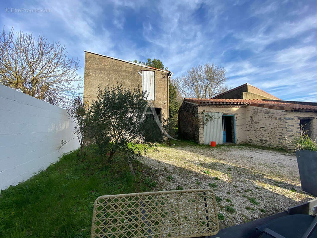 Maison à SAINT-ETIENNE-DE-MER-MORTE