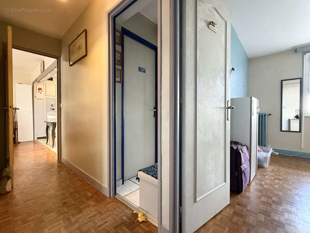 Appartement à COURBEVOIE