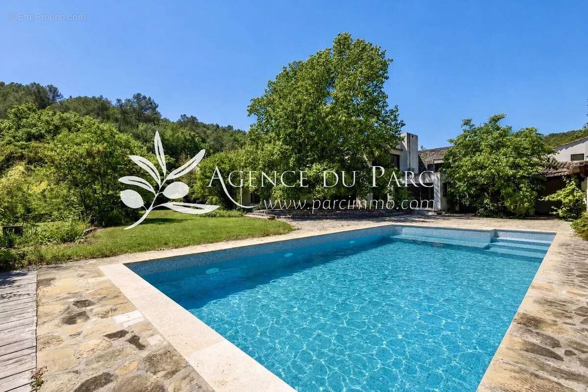 Appartement à OPIO