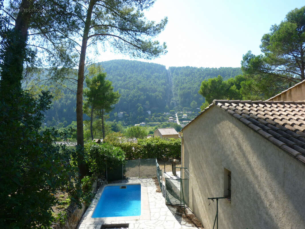 Maison à SOLLIES-TOUCAS