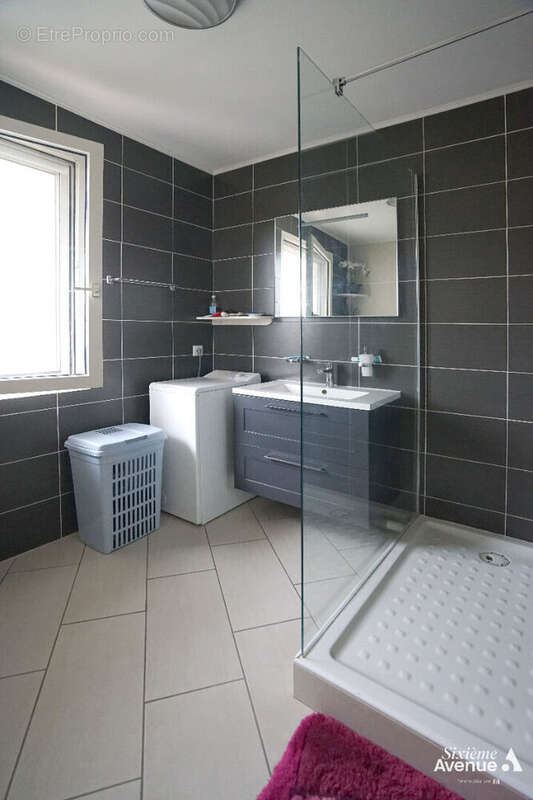 Appartement à LE PEAGE-DE-ROUSSILLON