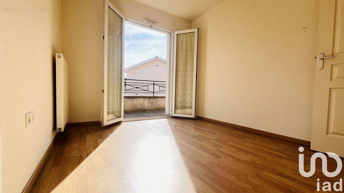 Photo 8 - Appartement à PANISSIERES