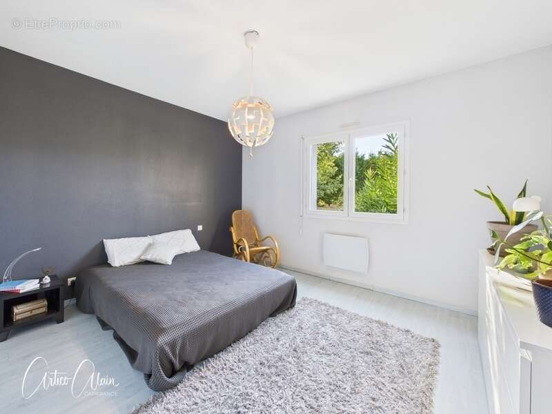 Maison à LAUZERVILLE