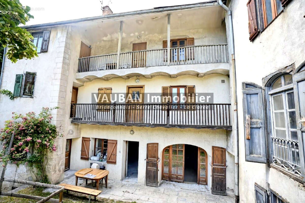 Authentique bâtisse avec jardin, terrain et vue montagne à Briançon - photo 2