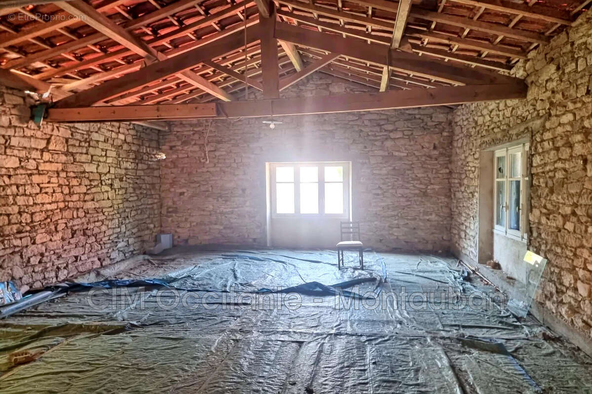 Maison 125 m² à Saint-Antonin-Noble-Val  - photo 7