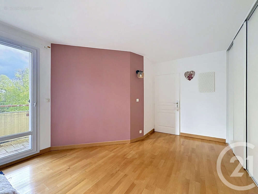 Appartement à MOISSY-CRAMAYEL