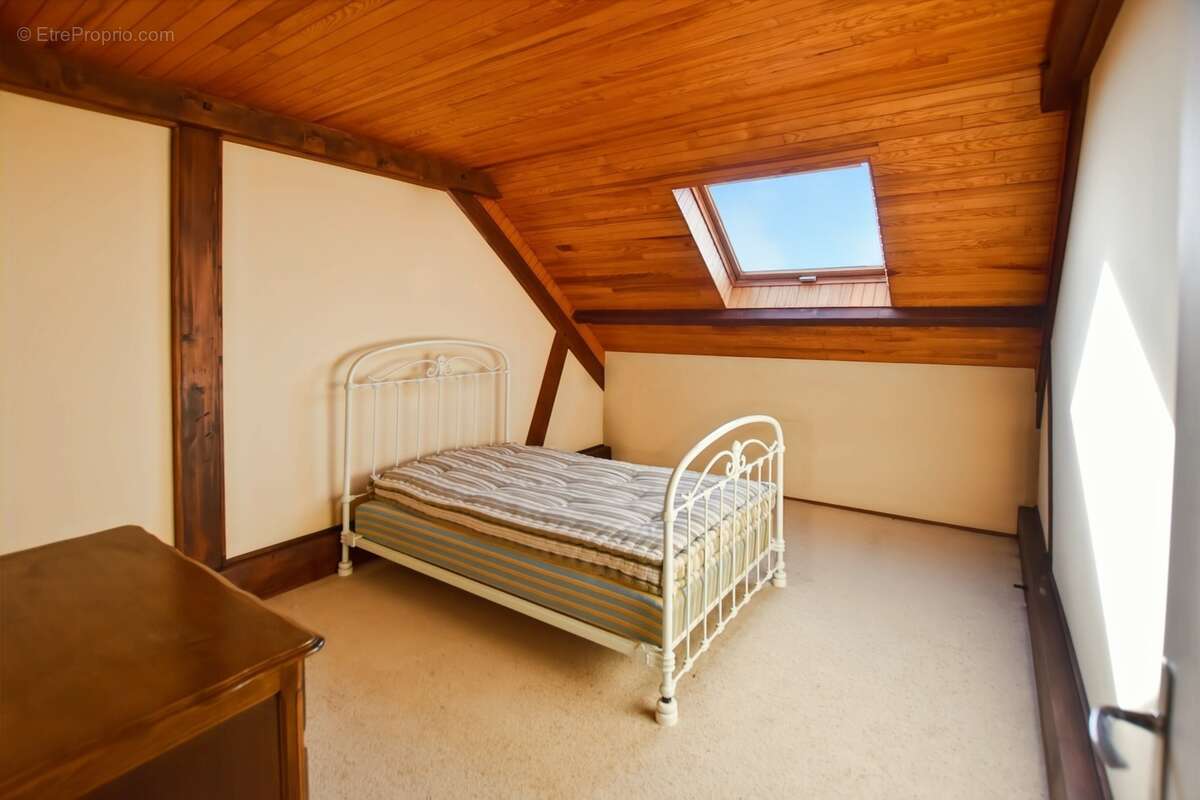Maison sur sous-sol de 149 m2 avec 1840 m2 de terrain  à FARGES LES CHALON (71) - photo 12