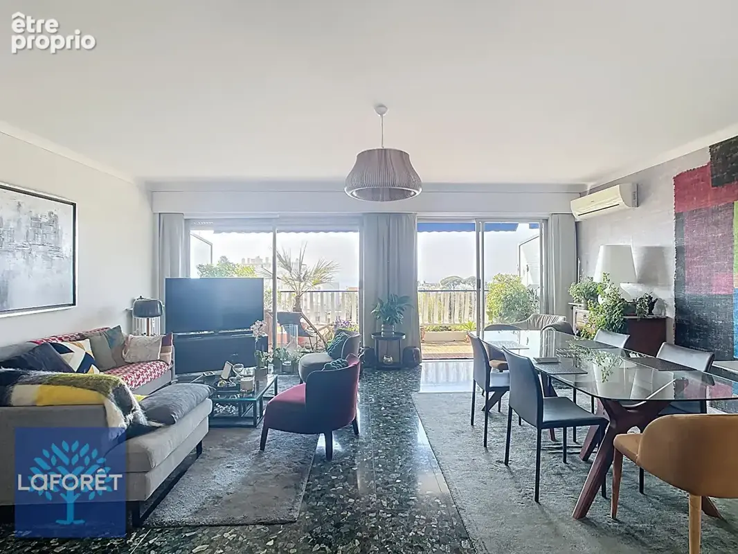 Co-Exclusivité : Superbe & spacieux appartement 2 pièces rénové - vue mer - Cannes - photo 5