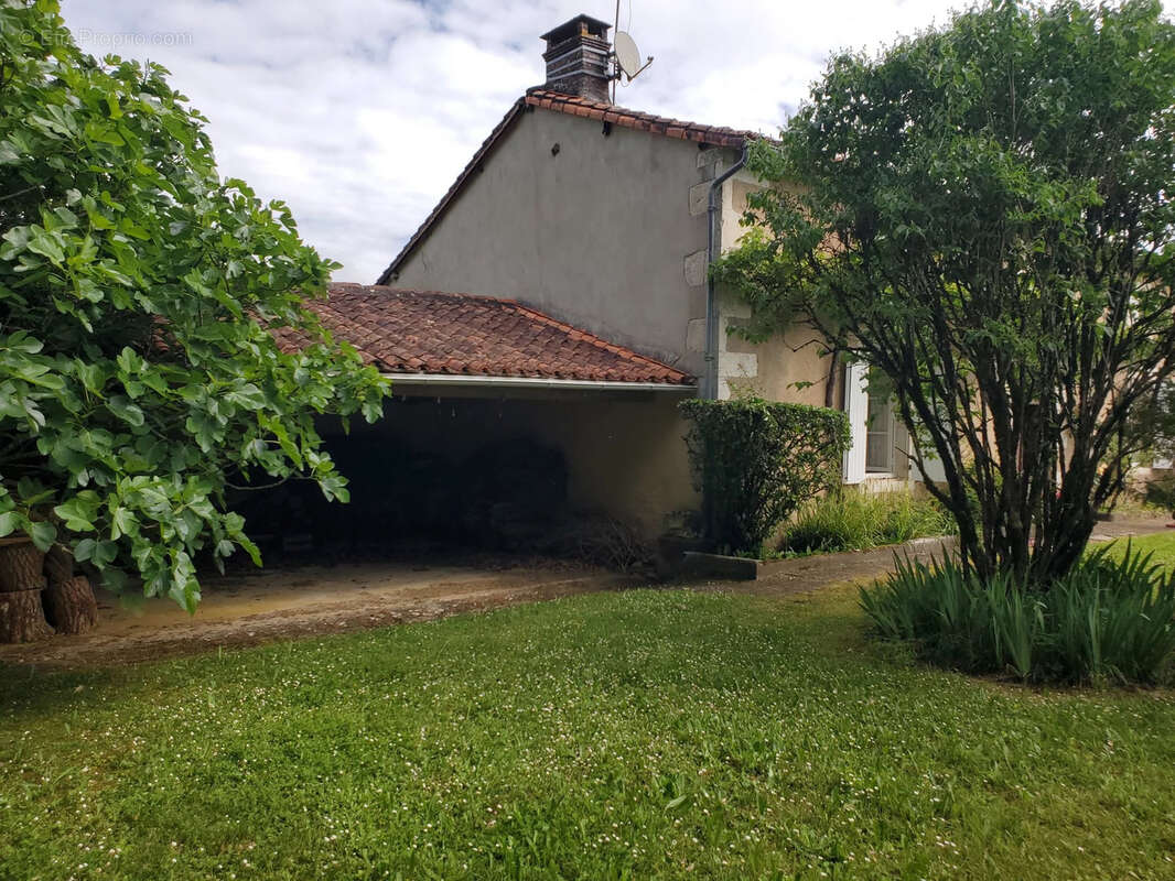 Maison à NANTEUIL-EN-VALLEE