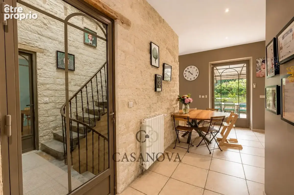 Montpellier  Les Arceaux. Élégante maison de maître rénovée avec piscine, jardin paysager et doubles garages. - photo 7