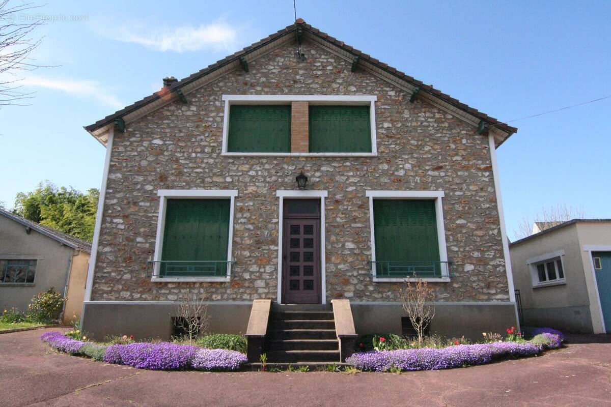 Maison à SAINT-CHERON