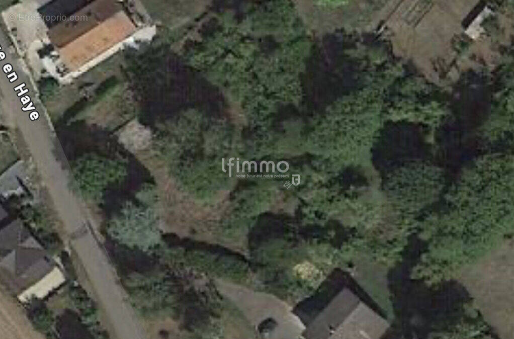 Terrain à VILLECEY-SUR-MAD