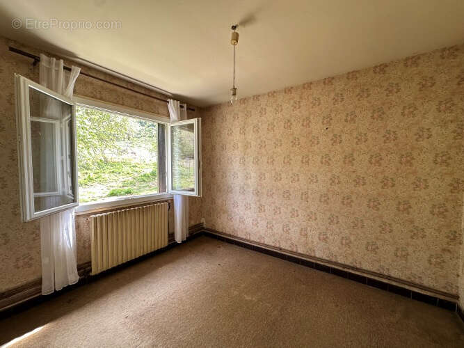 Maison 140 m² à Manzat  - photo 6