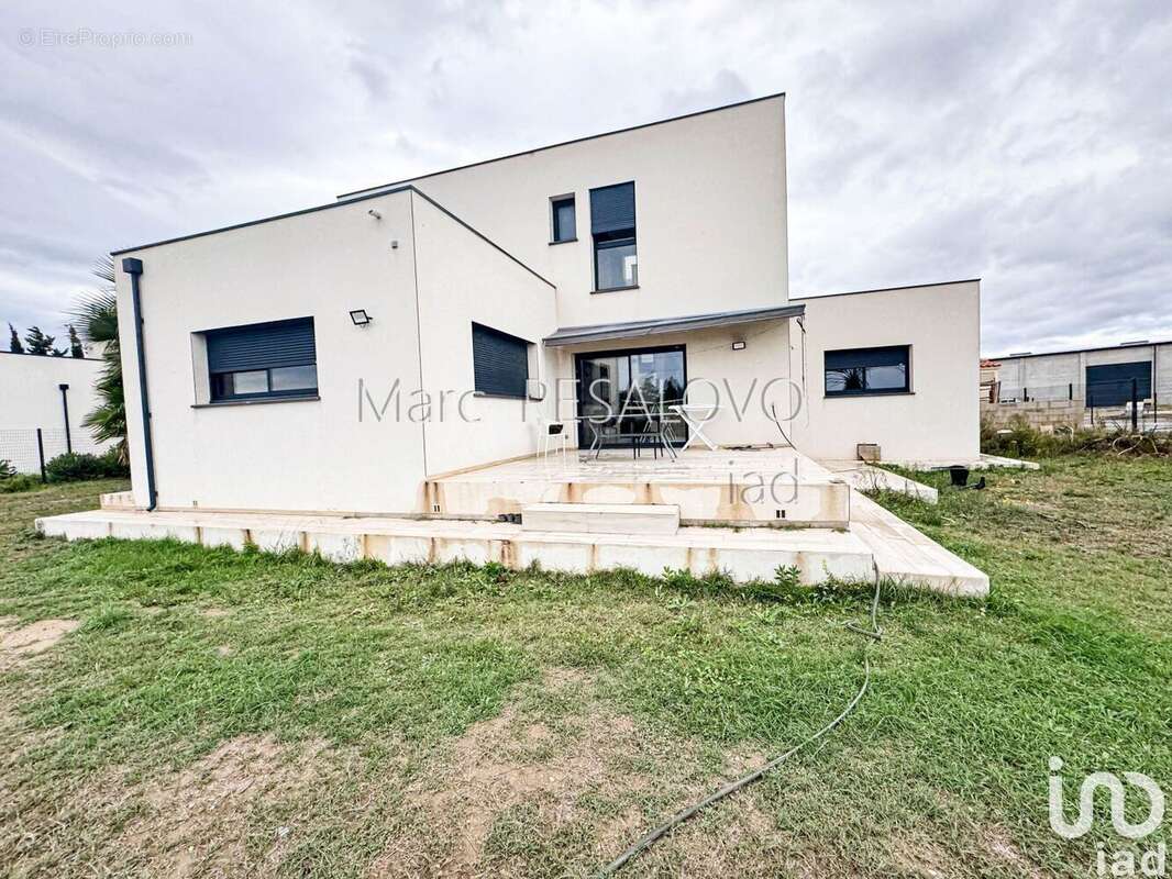 Photo 4 - Commerce à TORREILLES