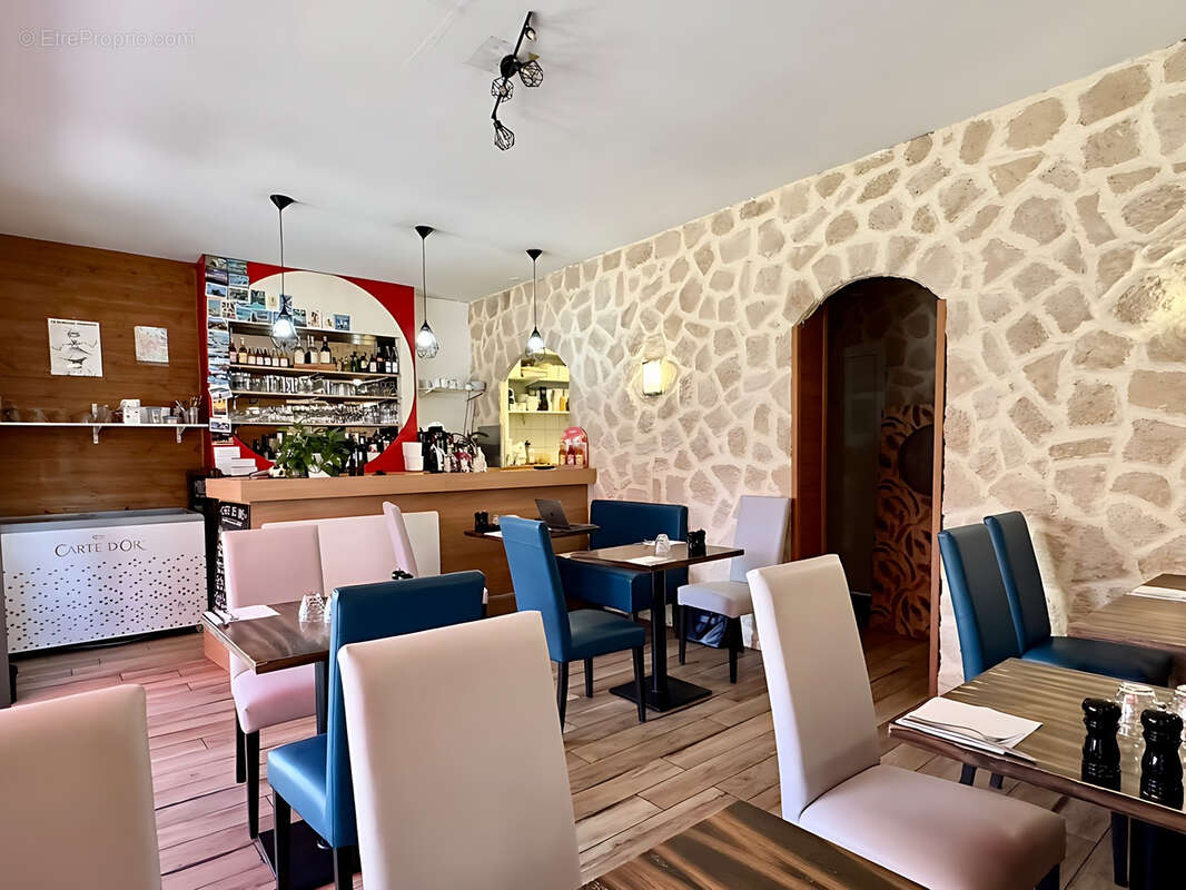 Commerce à FOUGERES