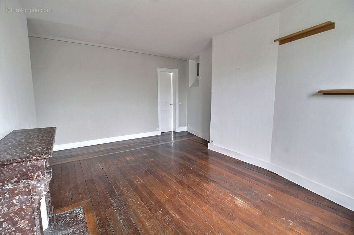 Appartement à LA GARENNE-COLOMBES