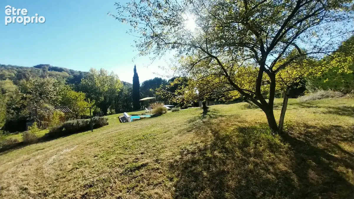 LES CÔTES-D'AREY - Maison 181 m², 5 chambres, piscine et terrain de 3 805 m² - photo 7