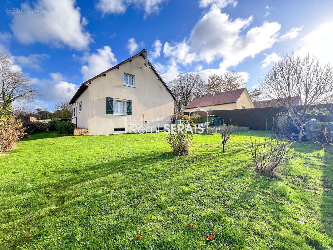 Maison à SAINT-GEORGES-DES-GROSEILLERS