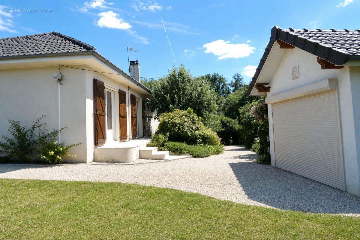 Maison à CONDAT-SUR-VIENNE