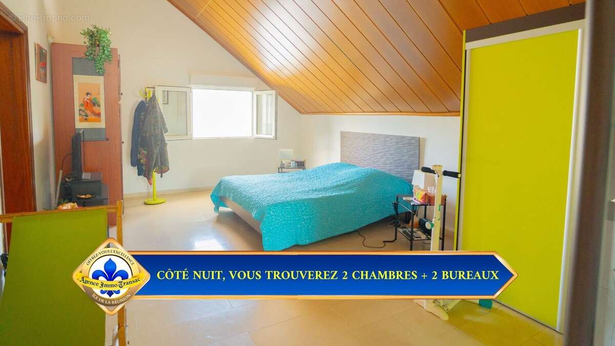 Maison 218 m² à Saint-Denis  - photo 9