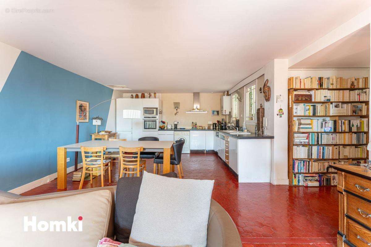 Appartement à MARSEILLE-1E