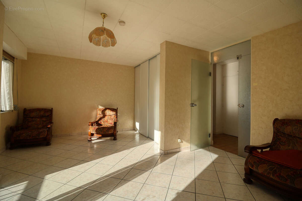 Appartement à FRESNES