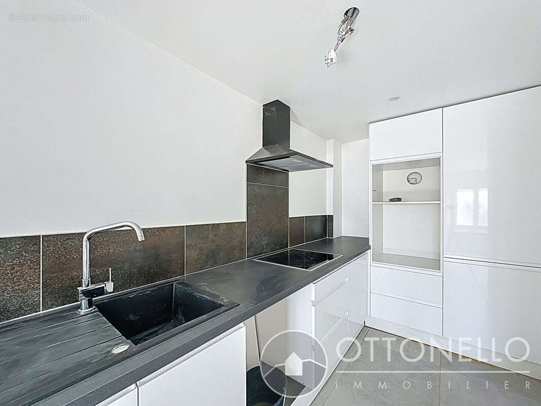 Appartement à ROQUEBRUNE-SUR-ARGENS