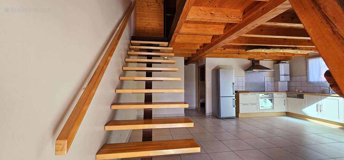 Appartement à ALLONZIER-LA-CAILLE