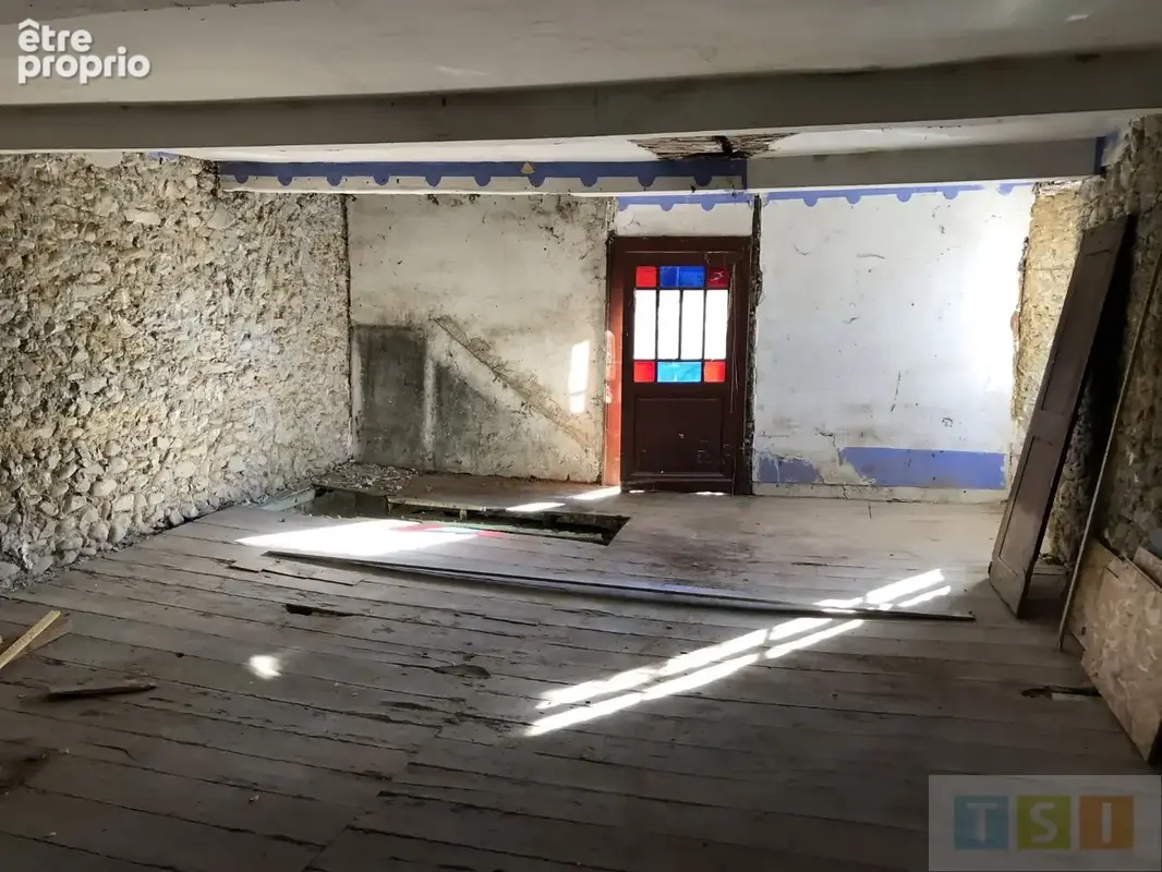 Maison ancienne en pierre et dépendances sur terrain de 362 m² - photo 7