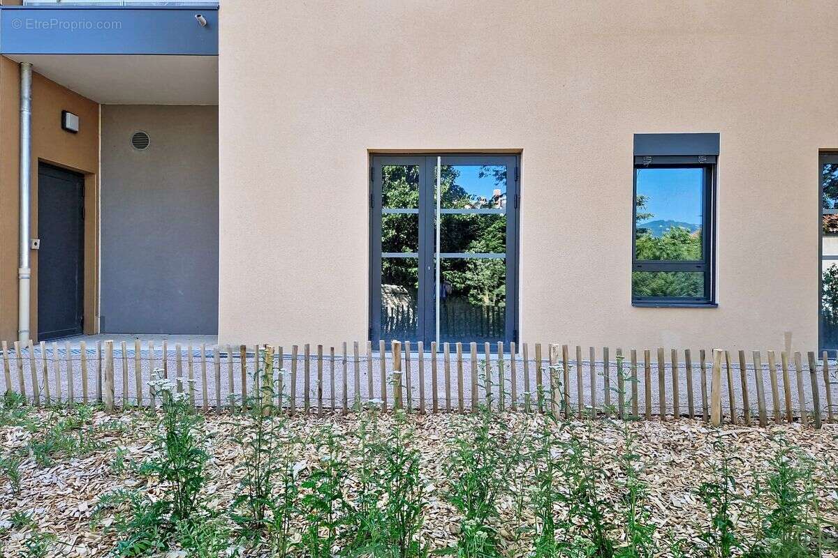 Local commercial 47 m² à vendre – « Pôle santé » à Mornant - photo 2