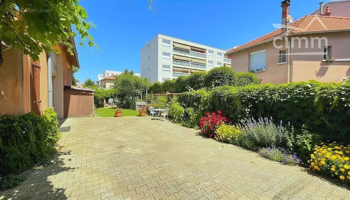 Maison à LYON-8E