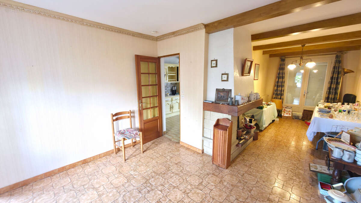 Maison à DONGES