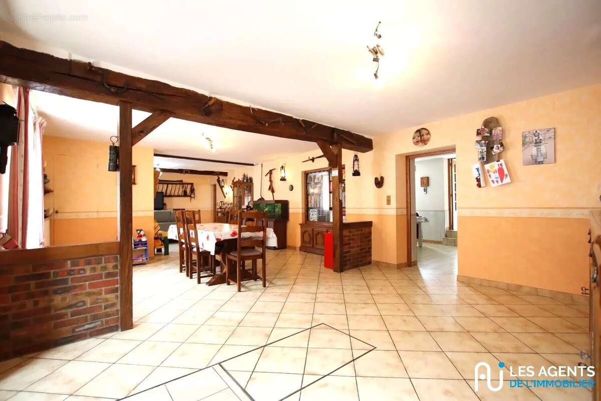 Maison à SAINT-JEAN-DE-LA-RUELLE