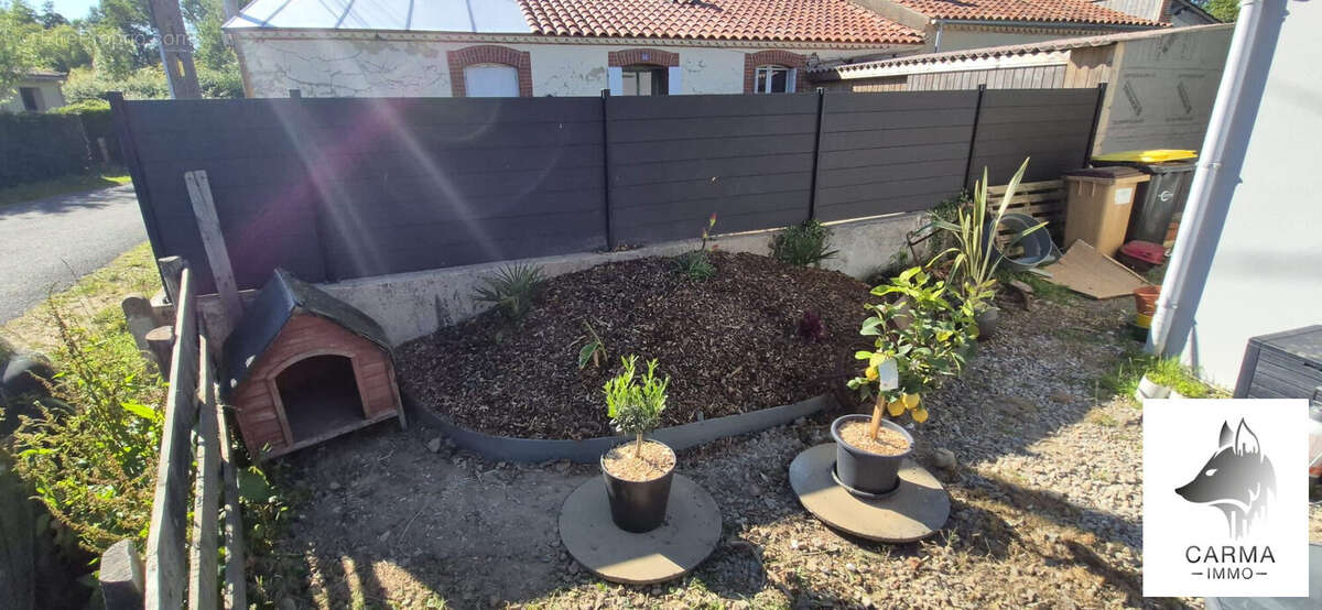 Maison à NIEUL-LE-DOLENT