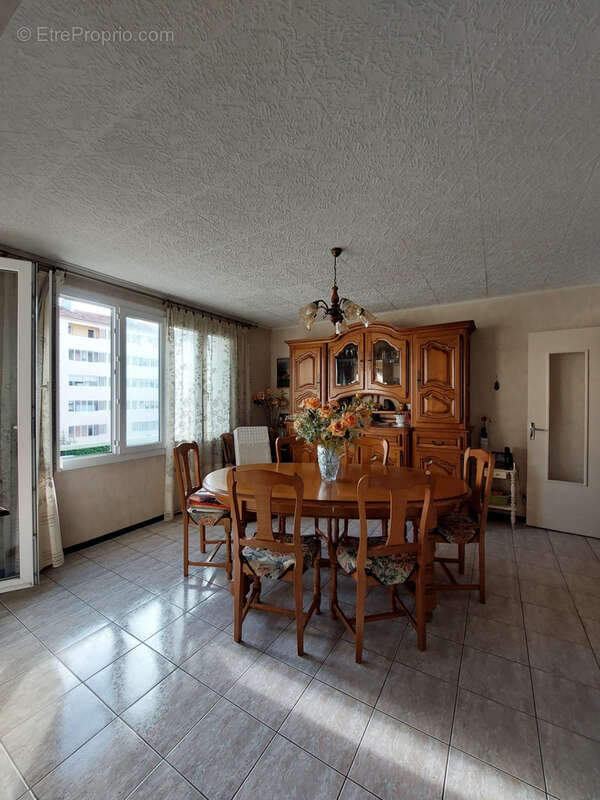 Appartement à SALON-DE-PROVENCE