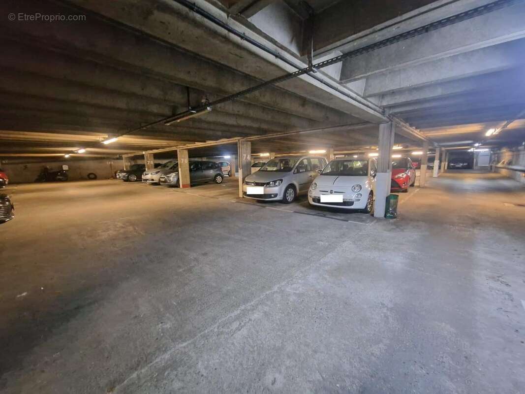 Parking à ASNIERES-SUR-SEINE
