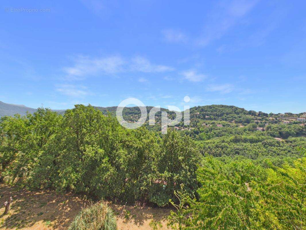 Appartement à LE BAR-SUR-LOUP