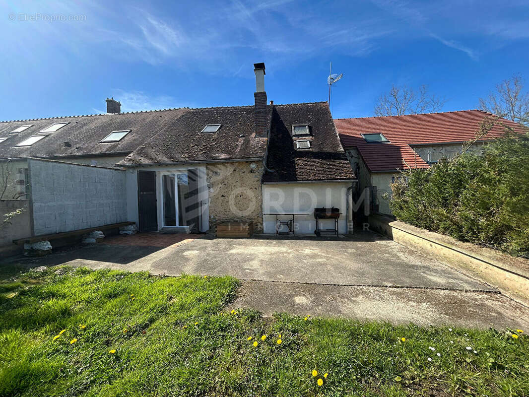 Maison à LEUGNY